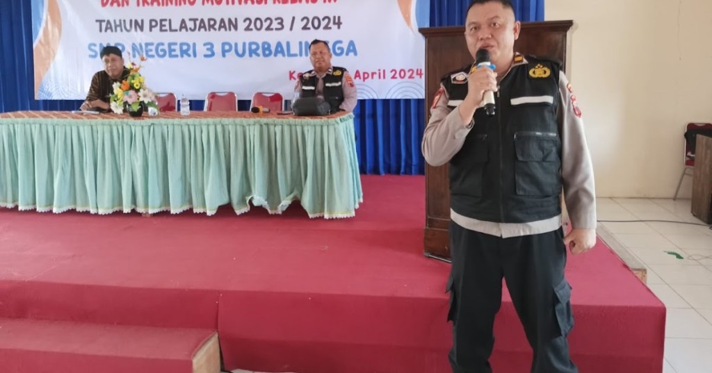 Konselor Polres Purbalingga Berikan Motivasi Siswa Kelas IX SMP Negeri&nbsp;3