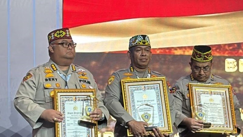 Karo SDM Polda Jateng Terima Penghargaan&nbsp;Kapolri